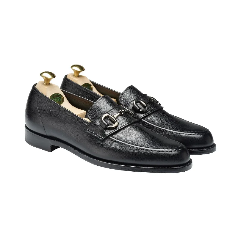 Men's loafers with a smooth leather finishFinchley 2 Black Pebble Grain