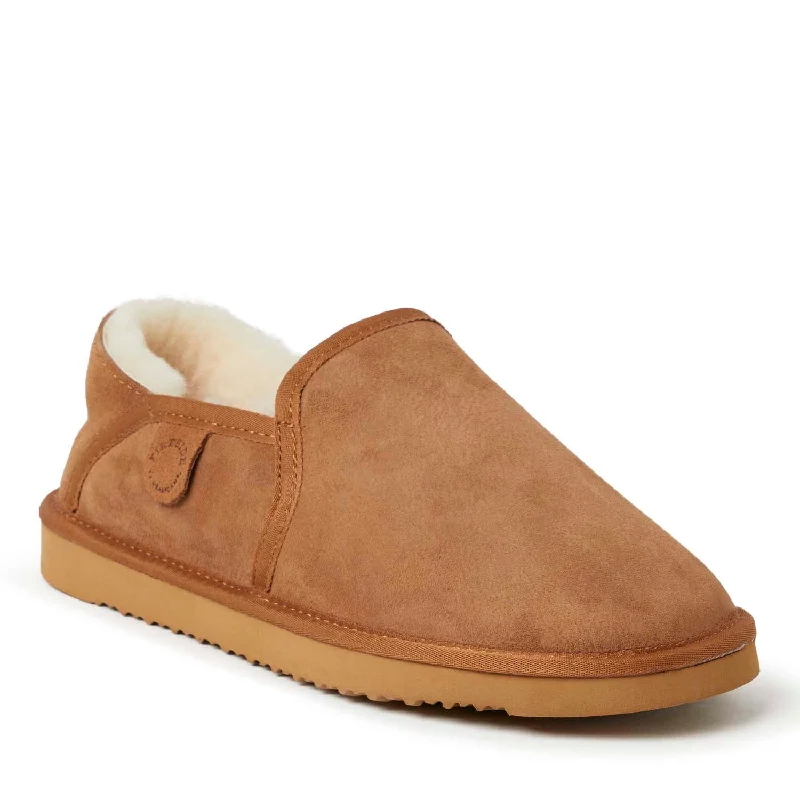 Men's slippers with a memory foam insoleFireside By Dearfoams Men's Hobart Genuine Shearling Closed Back