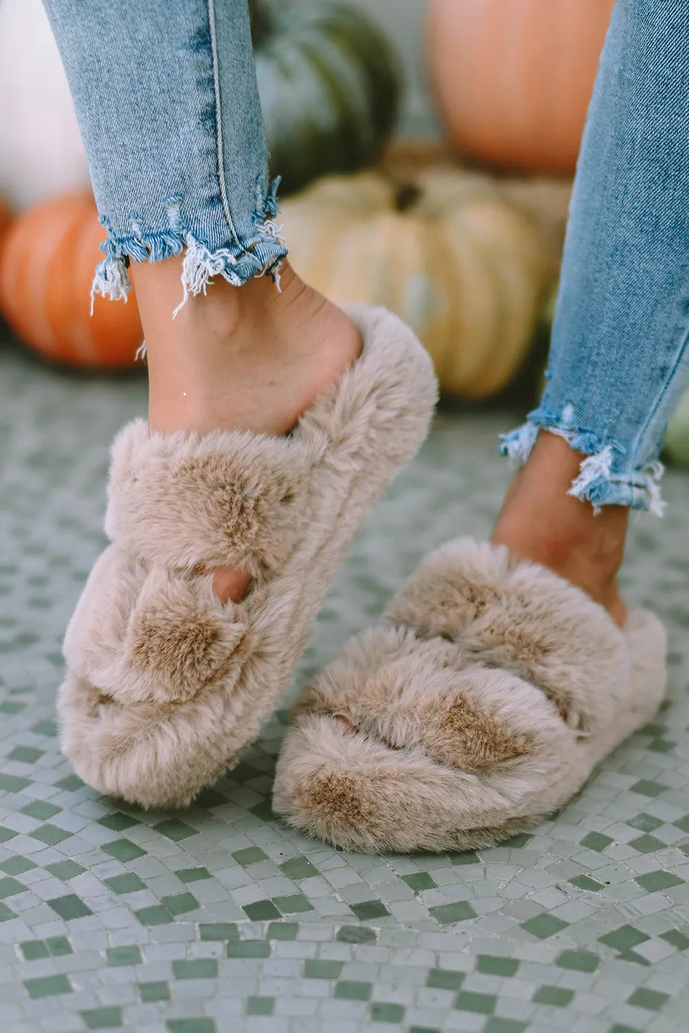 Men's slippers with a breathable fabric upperFluffy Double Band Slippers