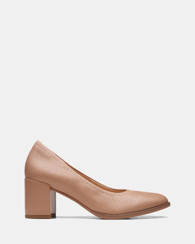 Men's loafers with a pointed toe for a stylish appearanceFreva55 Court Praline Leather