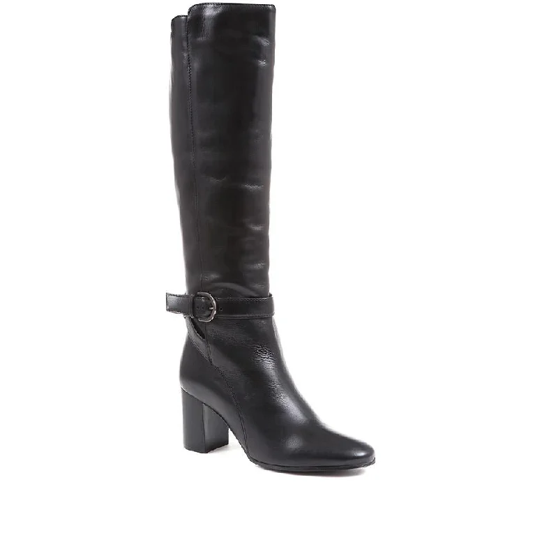 Men's casual shoes with a soft insole for cushioningGiovana Leather Knee High Boots - GIOVANA / 322 807