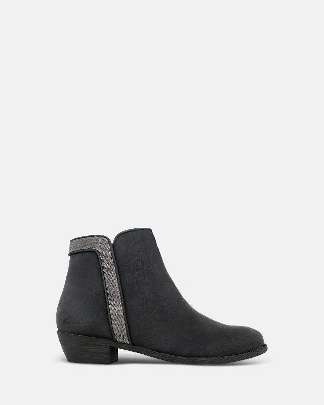Men's loafers with a low - heeled designJamie Black