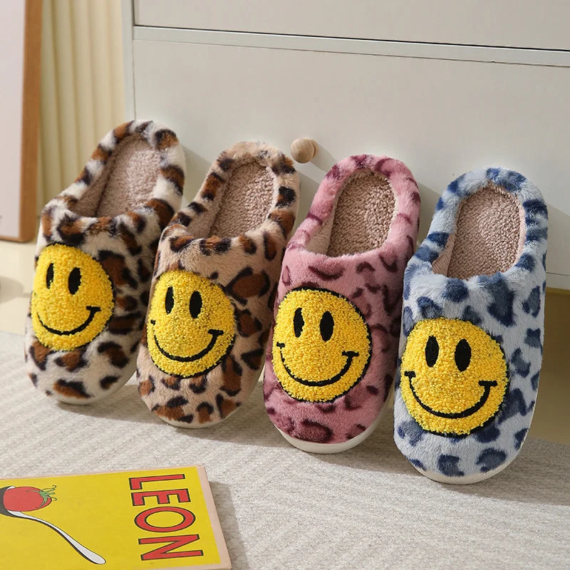 Men's slippers with a padded collar for comfortLeopard Print Cute Non-Slip Slippers