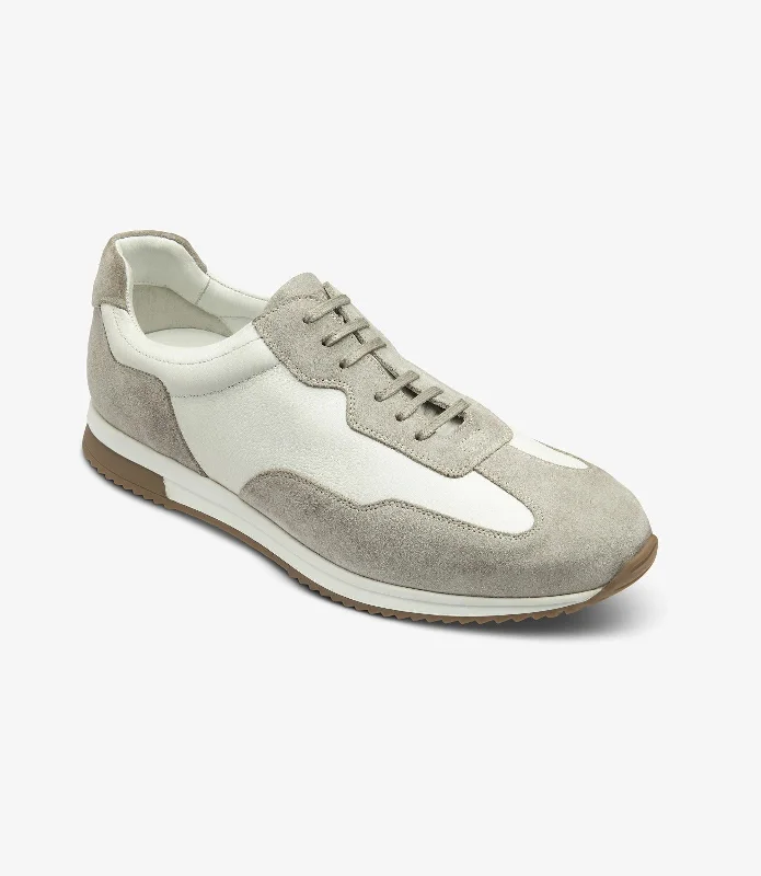 Men's casual shoes with a contrast sole colorLOAKE Linford - Leather Sneakers - White/Grey Suede