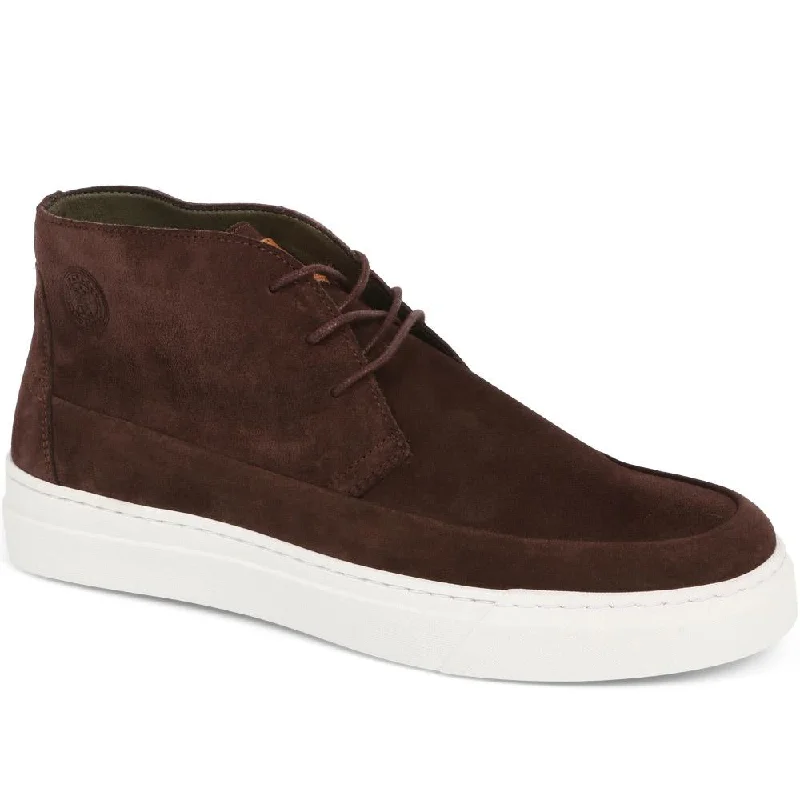 Men's casual shoes with a rubber toe cap for protectionMason Suede Chukka Boots - BARBR37501 / 323 283