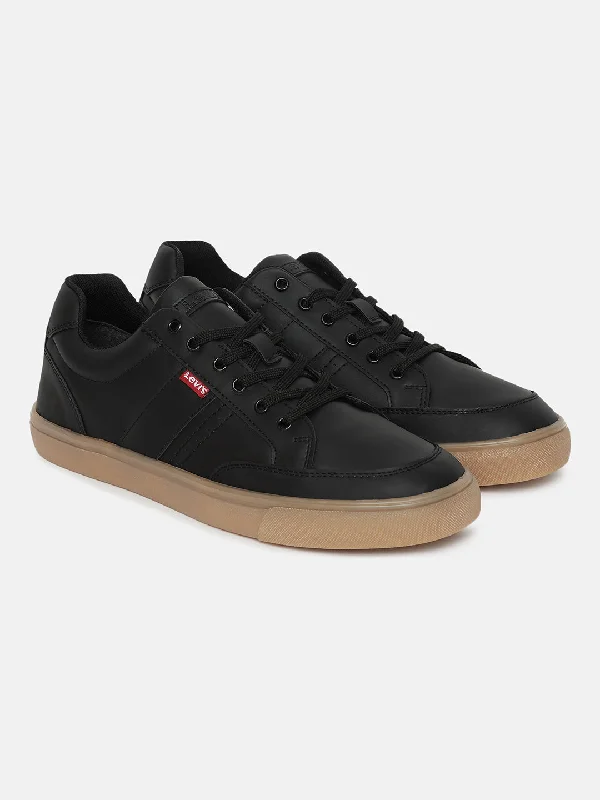 Men's casual shoes with a removable footbed for cleaningMen's Black Colorblock Shoes