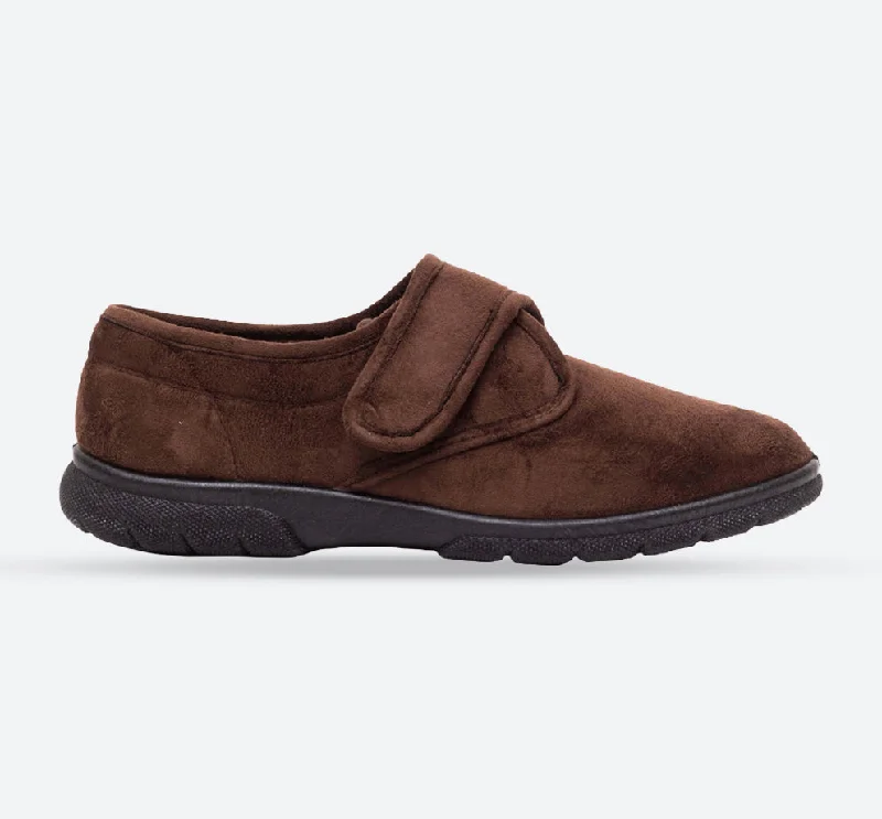 Men's slippers with a soft, flexible soleMens Wide Fit DB Daniel Slippers