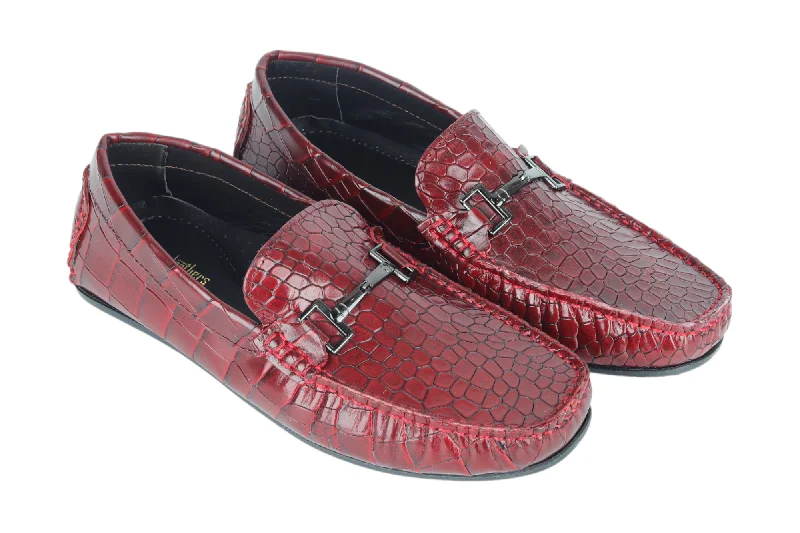 Men's loafers in a neutral color like black or brownMens leather loafer shoe 993531
