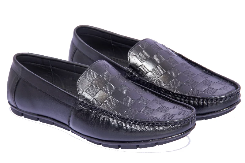 Men's loafers with a perforated leather upper for ventilationMens Loafer shoe 51089