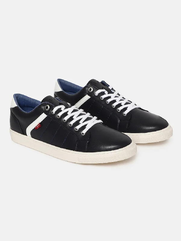 Leather men's casual shoes with a scuffed finishMen's Navy Colorblock Shoes