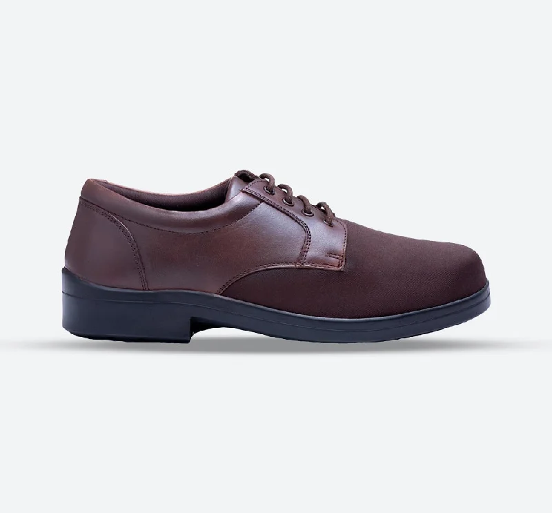 Men's casual shoes with a logo patch on the tongueMens Wide Fit Tredd Well Ryan Lace Up Shoes - Brown