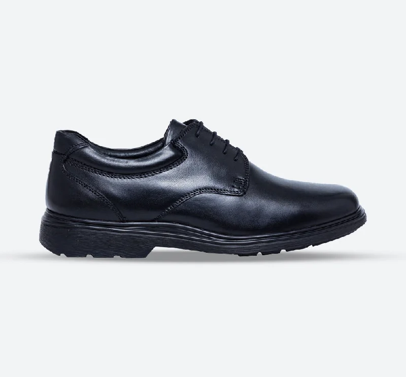 Men's casual shoes with a logo patch on the tongueMens Wide Fit Tredd Well Simon Lace Up Shoes