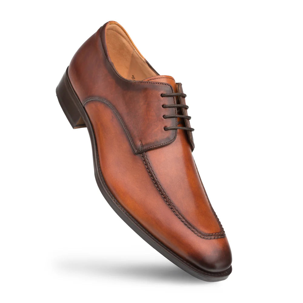 Men's Oxford shoes with a padded insole for all - day comfortMezlan Coventry 9204 Cognac Oxfords
