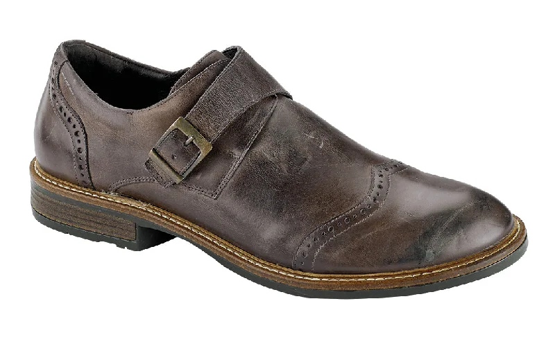 Men's loafers with a pointed toe for a stylish appearanceNaot Evidence