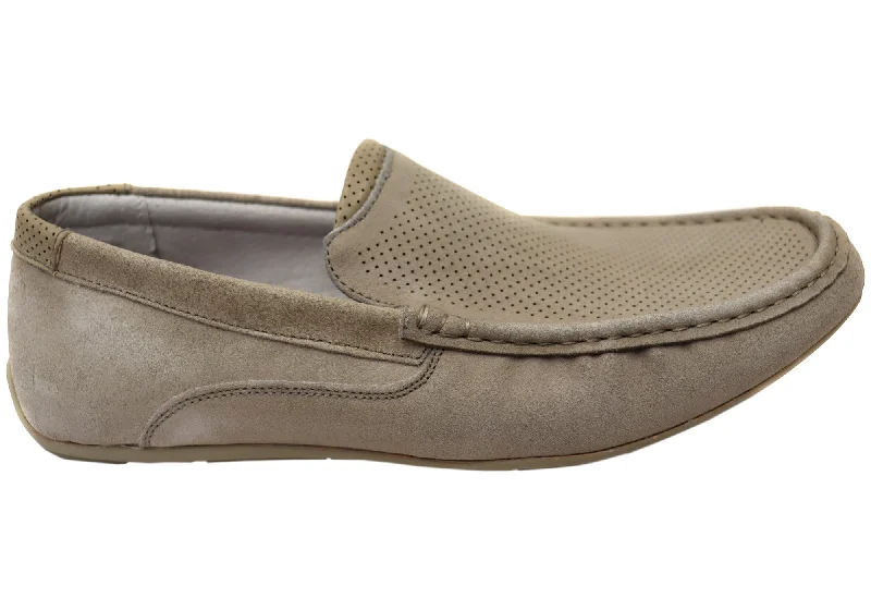 Men's loafers with a contrast stitching detailSlatters Randall Mens Leather Slip On Casual Comfort Loafers