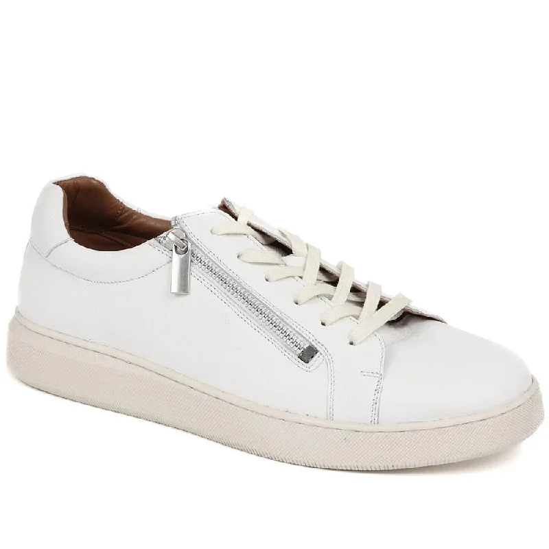 Men's casual shoes with a sporty look and feelSpenser Leather Trainers - SPENSER / 325 110