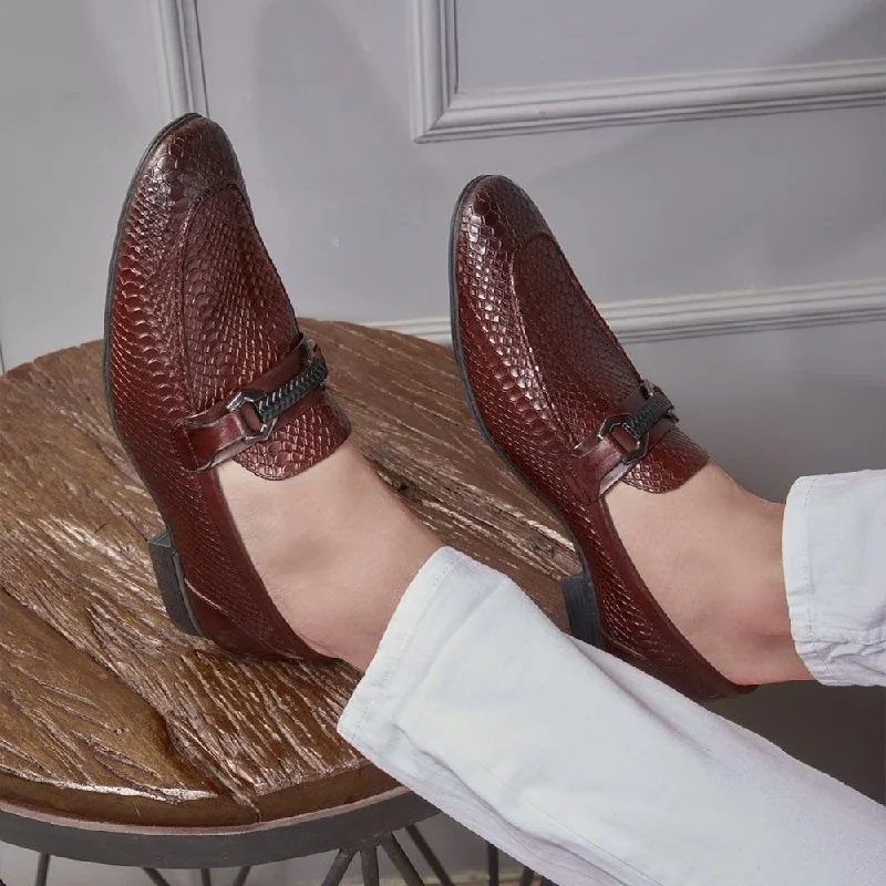 Men's loafers in a neutral color like black or brownThe Cytom Tan Men's Leather Loafers