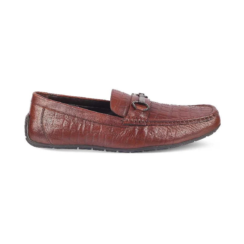 Men's leather loafers with a penny slotThe Miluck Brown Men's Textured Leather Driving Loafers Tresmode