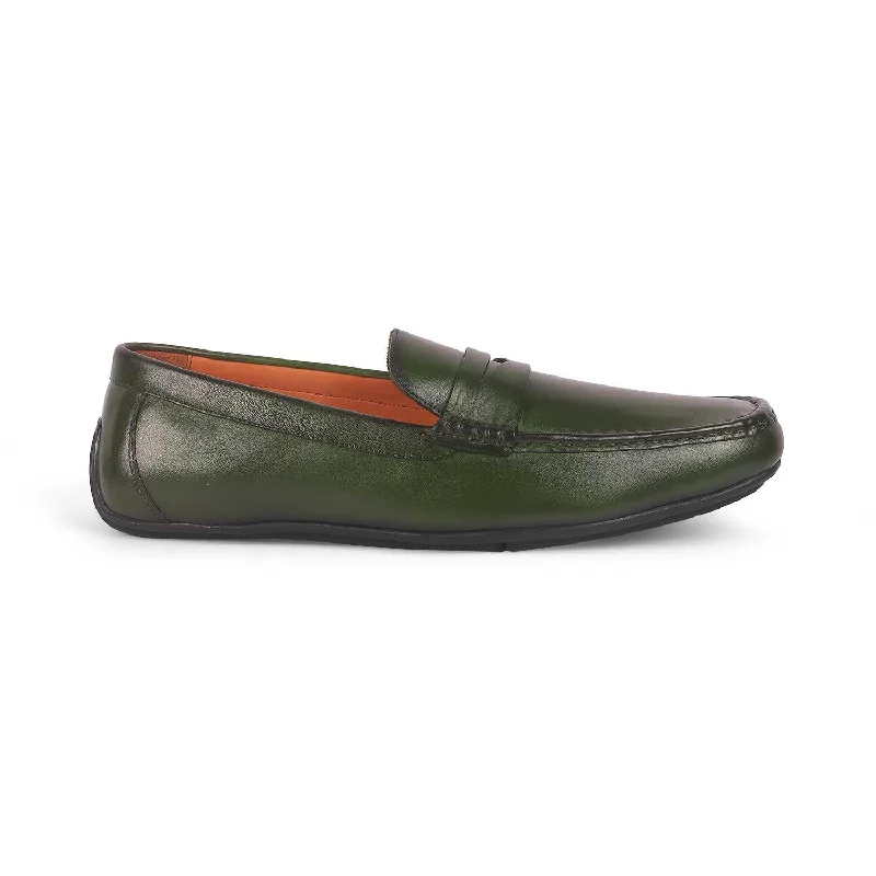 Men's loafers with a contrast stitching detailTresmode Monto Green Men's Leather Penny Driving Loafers