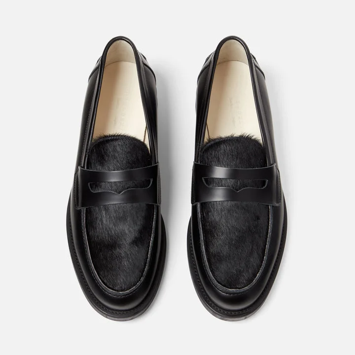 Men's loafers with a leather lining for comfortWilde Black Pony Penny Loafer - Men's