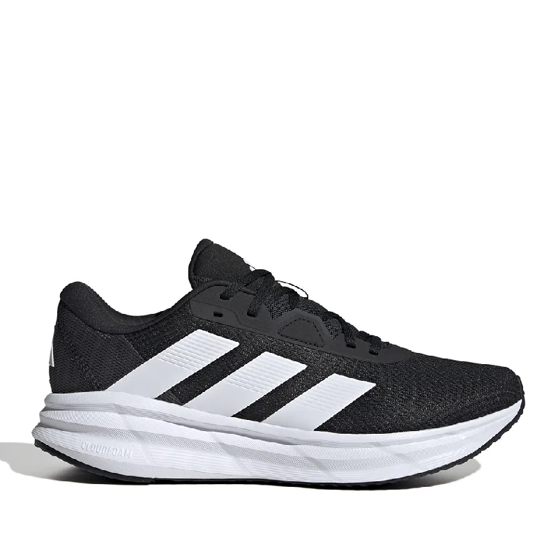 Men's running shoes with a traction - optimized outsoleadidas Men's Galaxy 7 Running Shoes