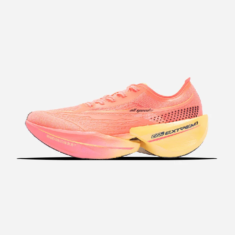 Men's running shoes with a brightly colored designFURIOUS FUTURE 1.5