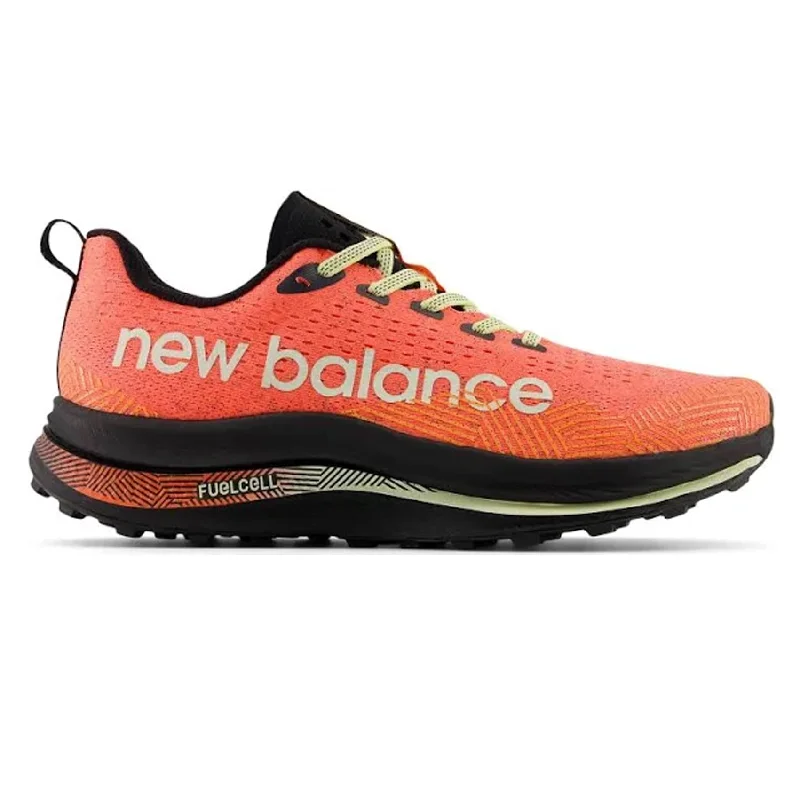 Men's running shoes with a carbon fiber plate for added propulsionMens New Balance Supercomp Trail v1