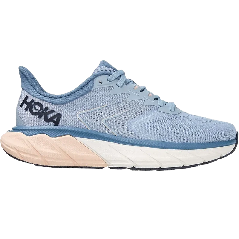 Reflective men's running shoes for low - light visibilityWomen's Arahi 5