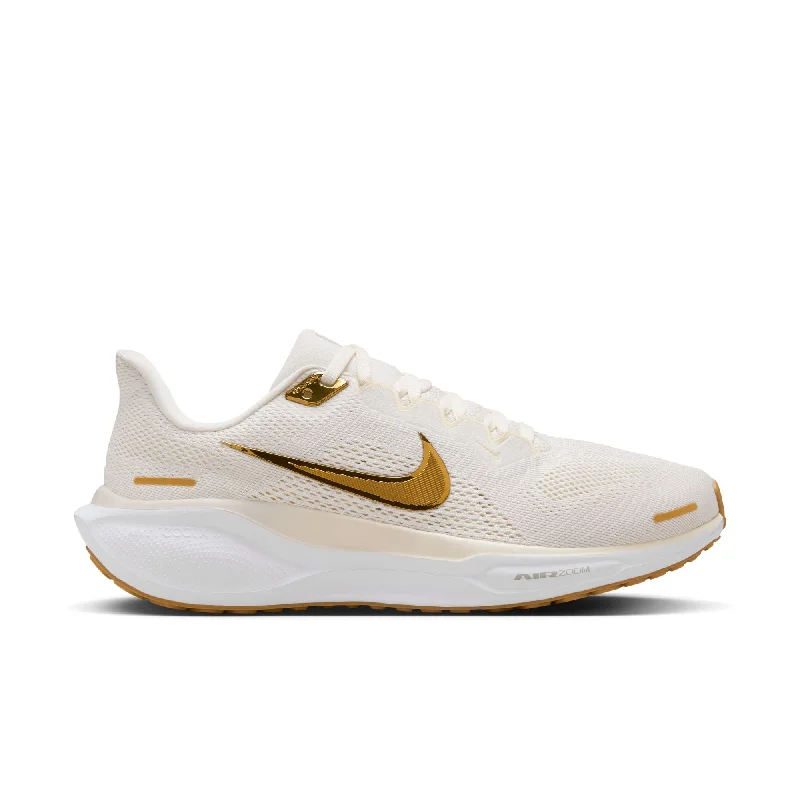 Men's running shoes with a traction - optimized outsoleWomen's Nike Pegasus 41