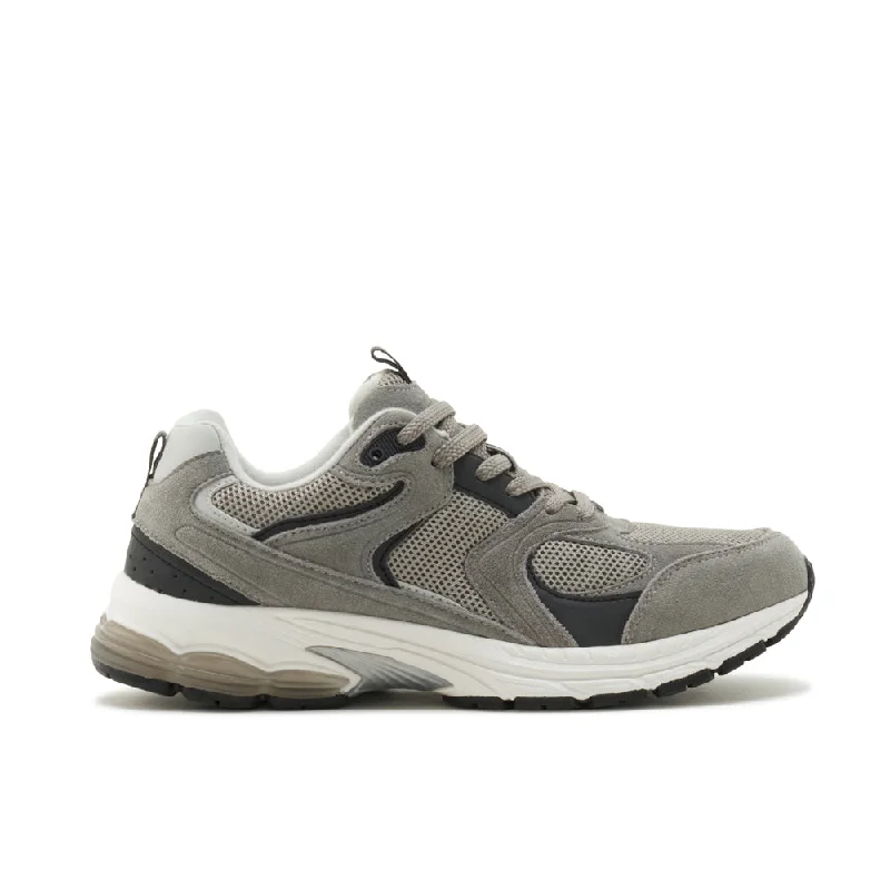 Men's sneakers with a high - energy return midsoleMANHATTAN M