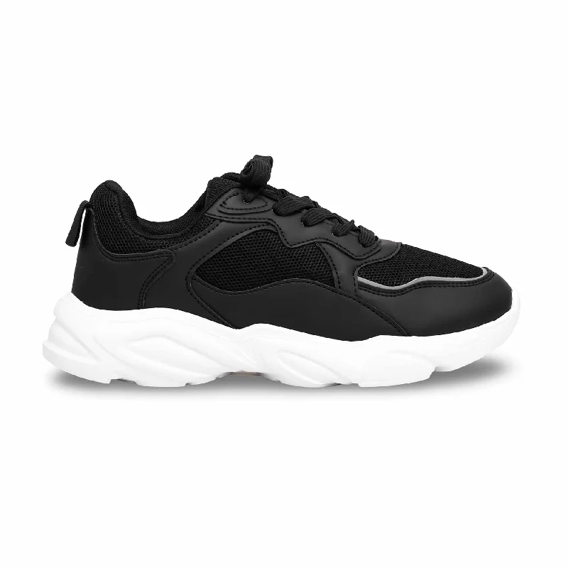Men's sneakers with a reflective stripe for visibilityBlack Casual Sneaker AT7263
