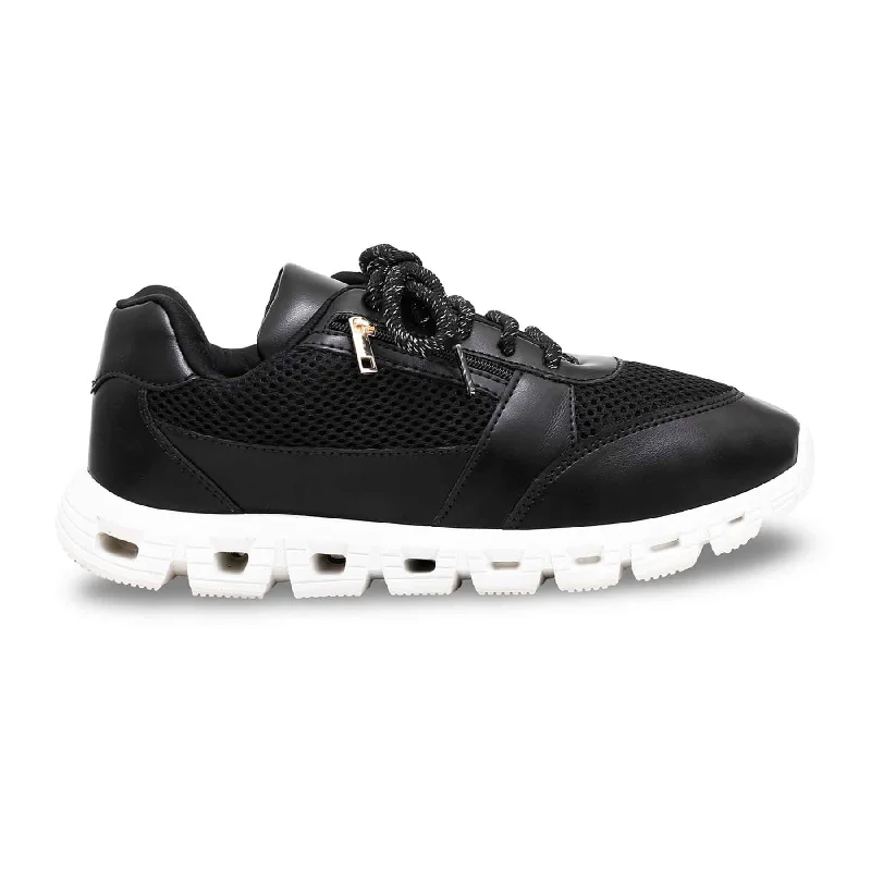 Men's sneakers with a stretchy side panel for flexibilityBlack Casual Sneaker AT7320