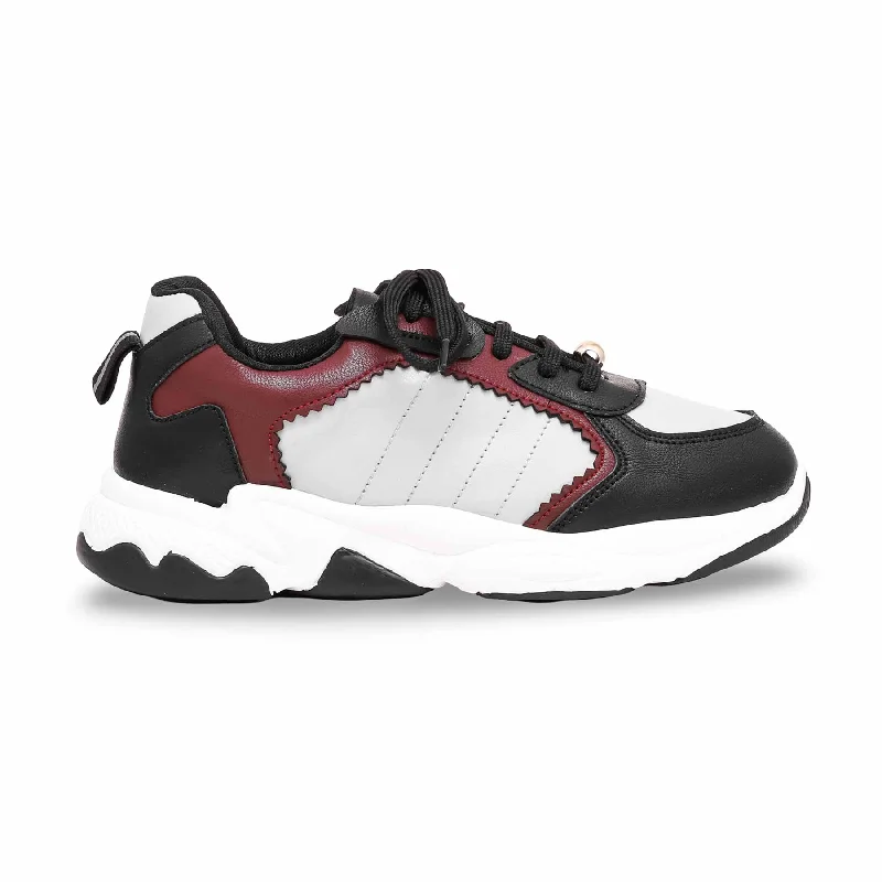 Men's sneakers with a padded collar and tongueBlack Casual Sneaker AT7326