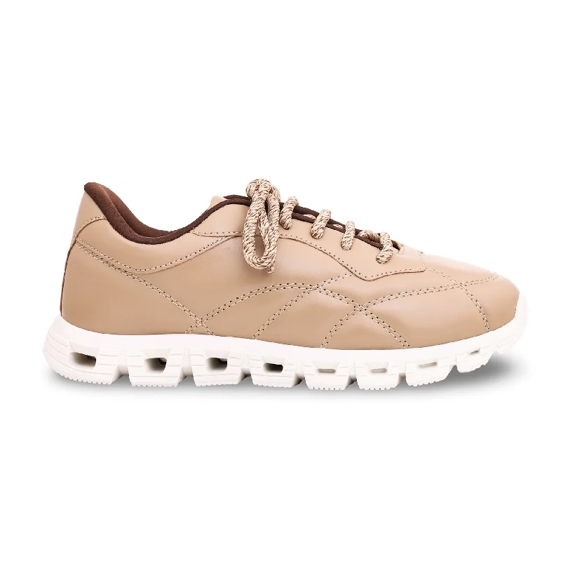 Men's sneakers with a chunky sole for a trendy lookMustard Sneaker AT7318