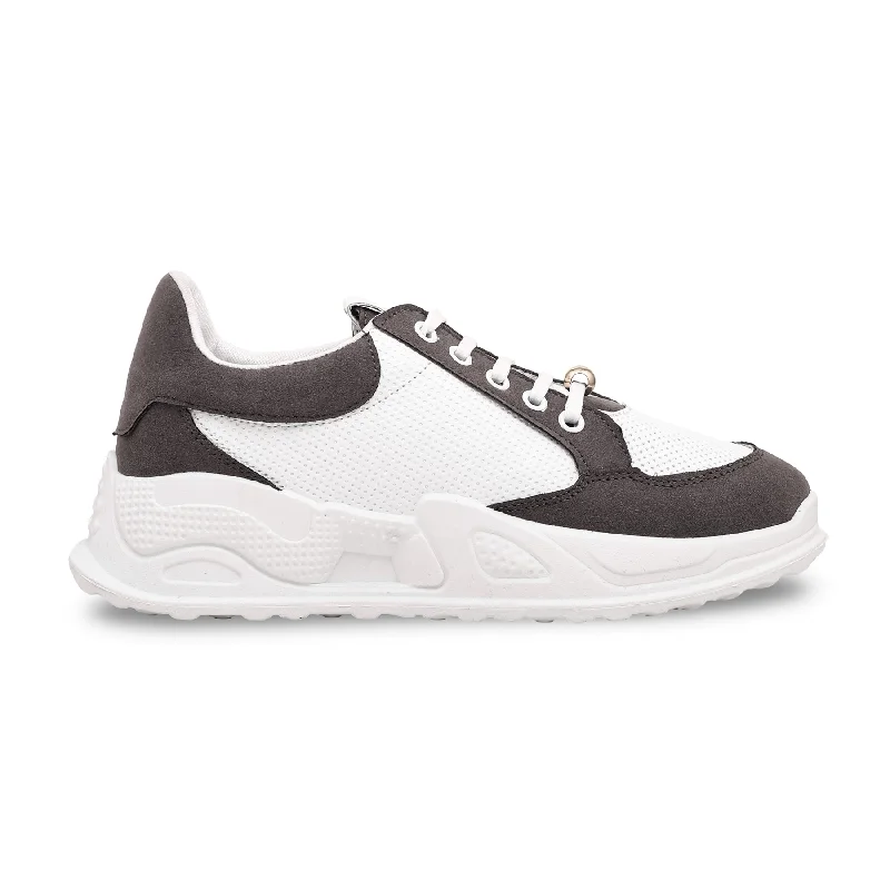 Men's sneakers with a decorative logo on the sideWhite Casual Sneaker AT7202