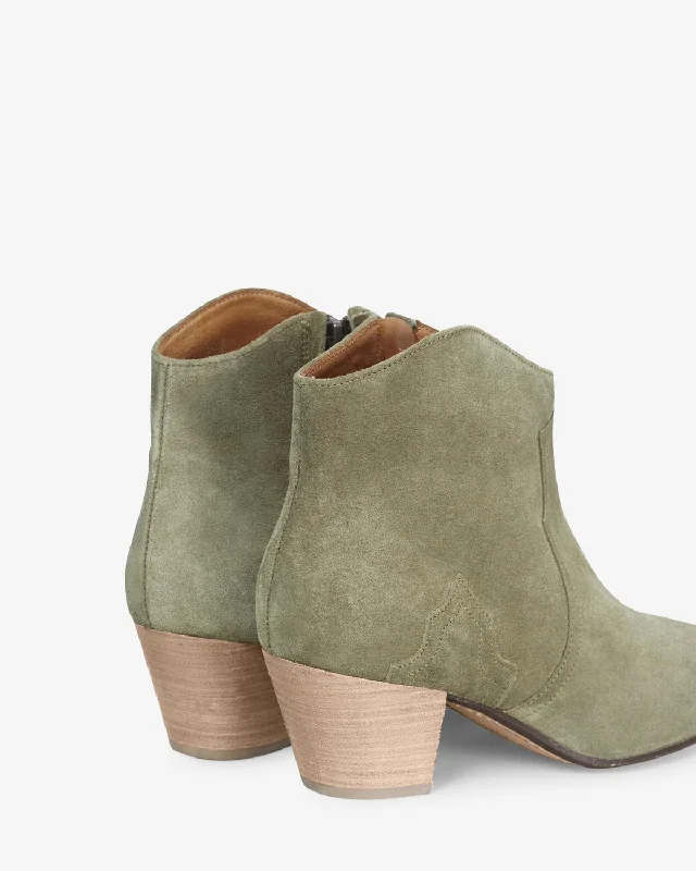Faux leather men's ankle boots for a budget - friendly optionDicker boots