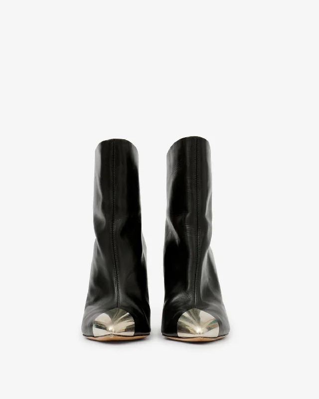 Lace - up men's ankle boots with a distressed finishLapio Boots