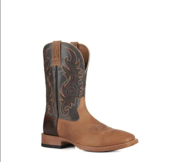 Western - style men's cowboy boots with intricate stitchingAriat Lasco Ultra Western Boot