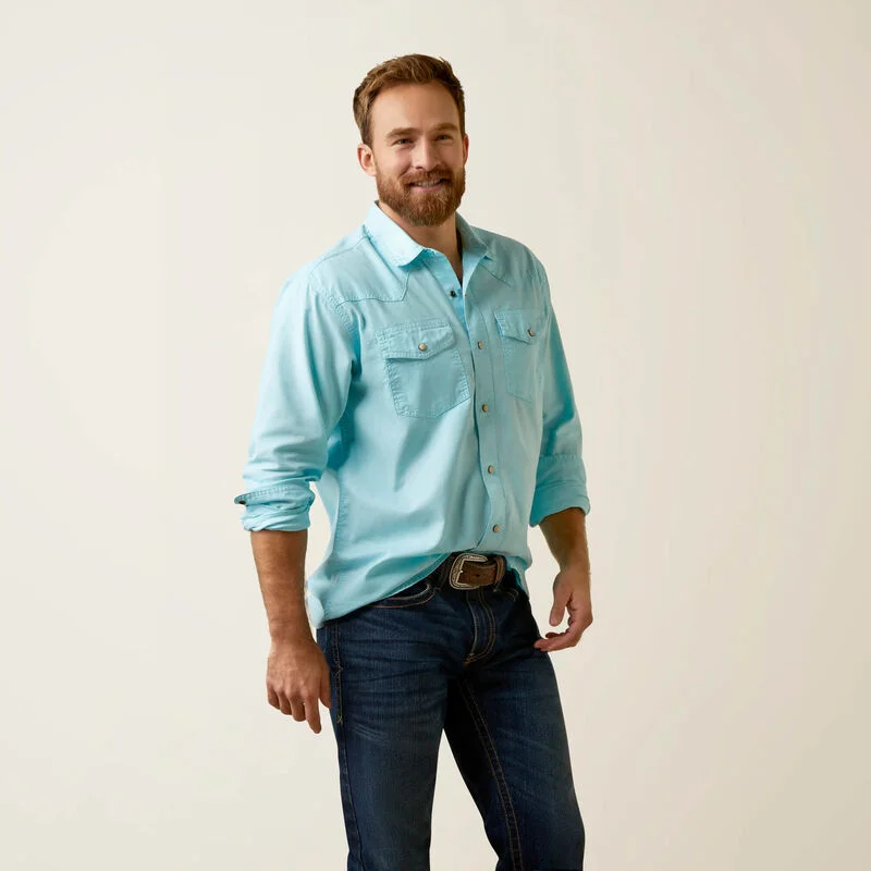 Men's western boots with a decorative inlay on the toe and heelAriat® Men's "Ace Retro" Snap Long Sleeve Western Shirt