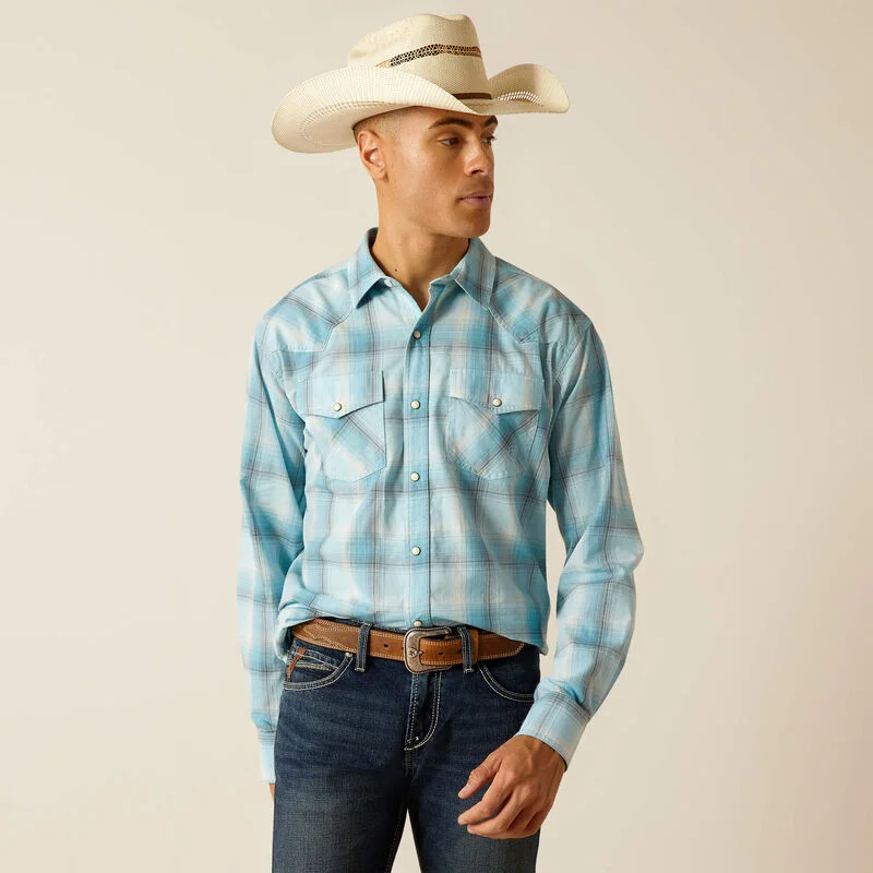 Men's western boots with a decorative inlay on the toe and heelAriat® Men's "Henryk" Retro Fit Western Shirt - Crystal Blue