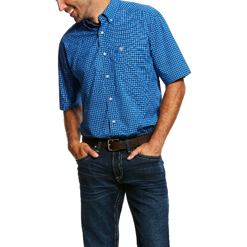 Men's western boots with a scalloped edge and a pull - on strapAriat Men's "Naylon" Western Short Sleeved Shirt