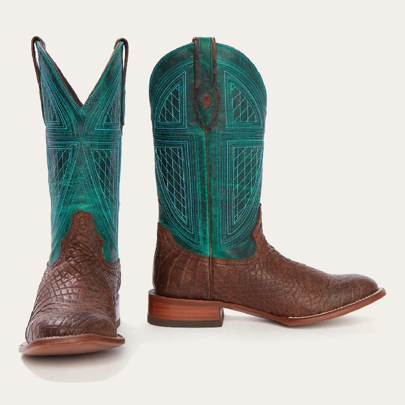 Men's western boots with a traditional western boot silhouette and a polished shineBig Horn Tobacco Alligator Cowboy Boot