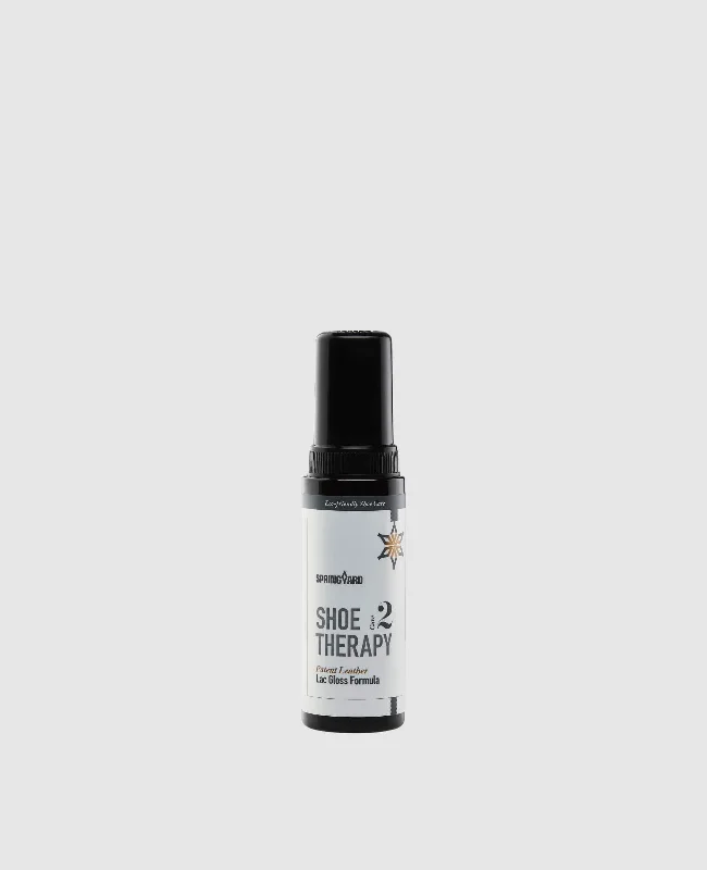 Men's boat shoes in a light - colored leatherLac Gloss Formula - Cleaning Lotion
