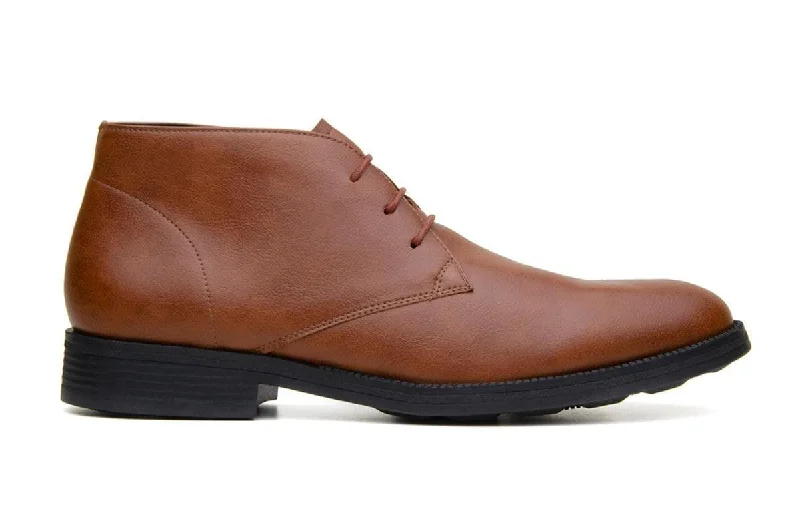 Men's formal shoes with a leather lining for breathability'Tivoli' classic vegan leather Chukka by Vincente Verde -  cognac