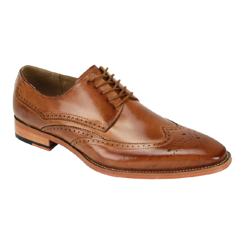 Men's formal shoes with a wingtip designGIOVANNI: LINCOLN