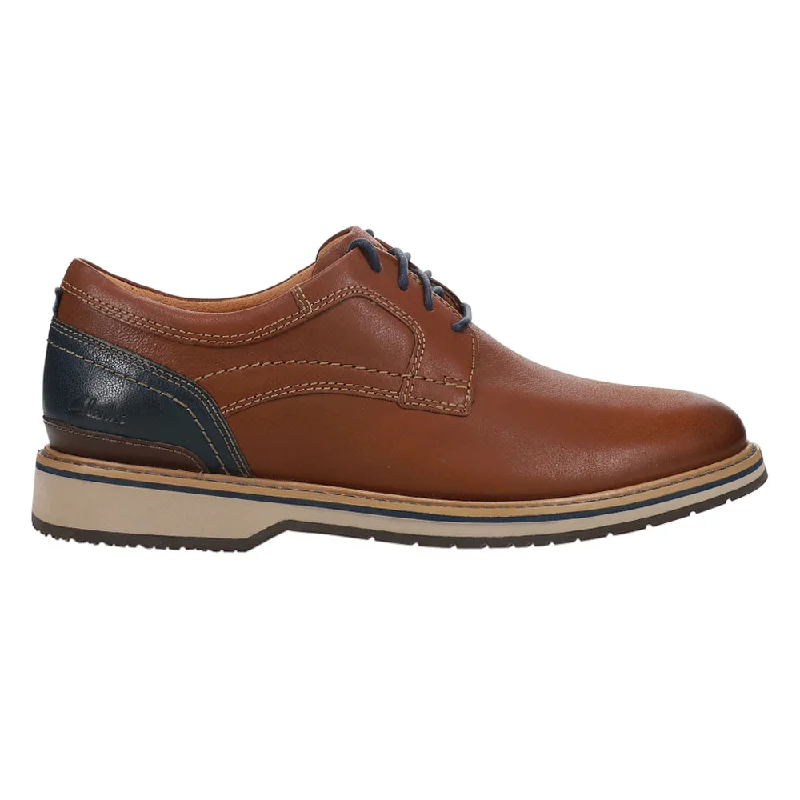 Men's formal shoes with a buckle closureMonahan Oxford Plain Toe Dress Shoes