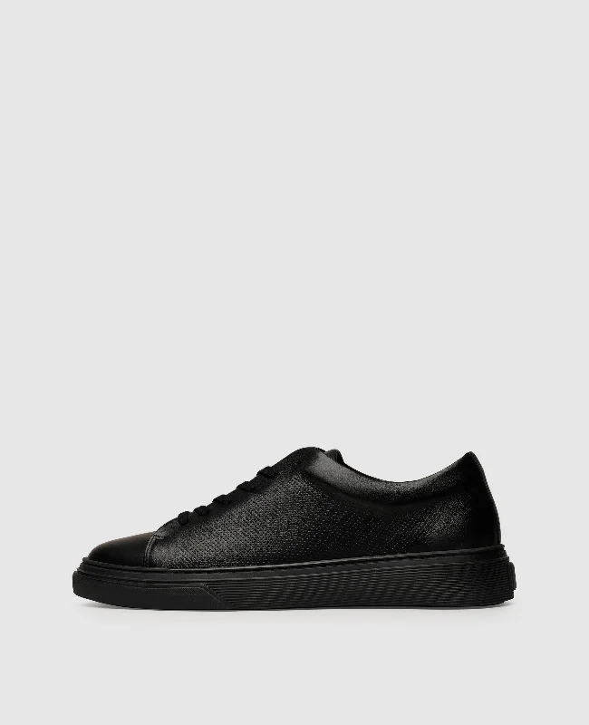 Men's leather boat shoes with a non - slip soleSophia S - Black