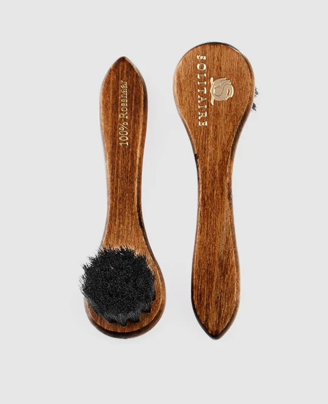 Men's boat shoes with a branded logo on the sideApplicator Brush - Dark