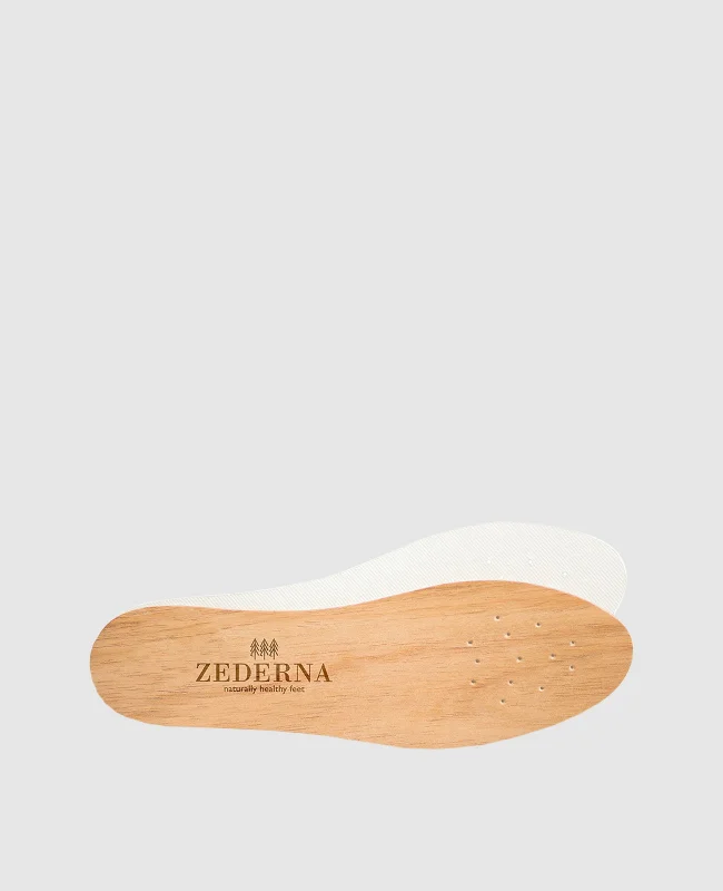 Men's boat shoes with a branded logo on the sideZederna Einlegesohle